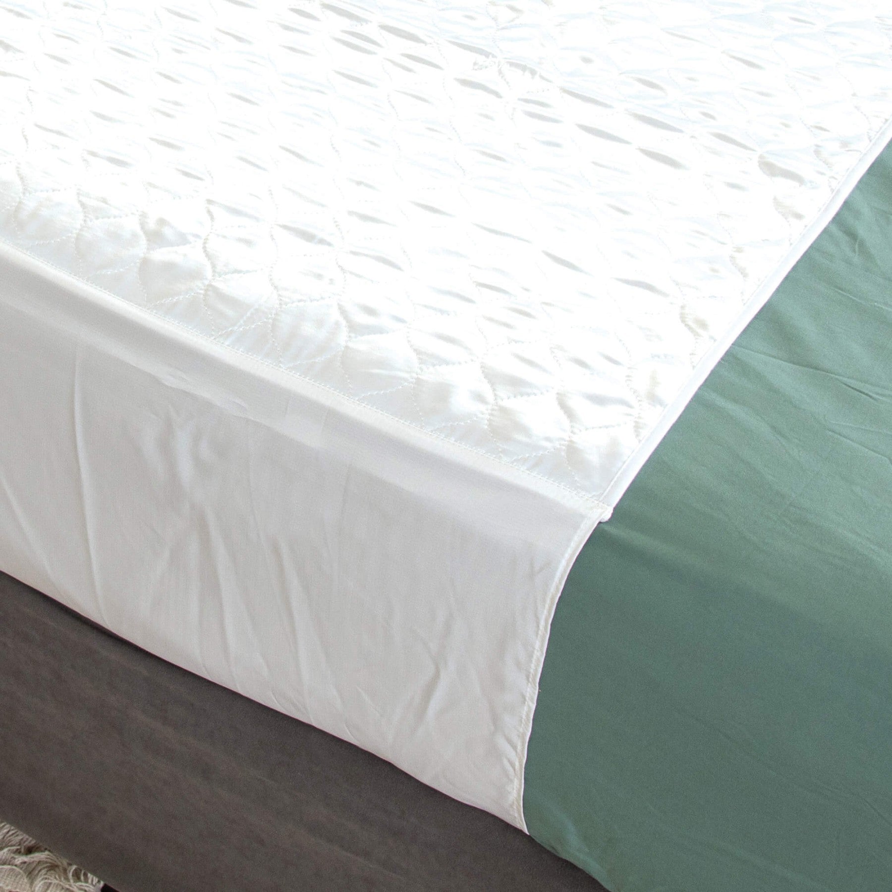 Conni Reusable Bed Pad
